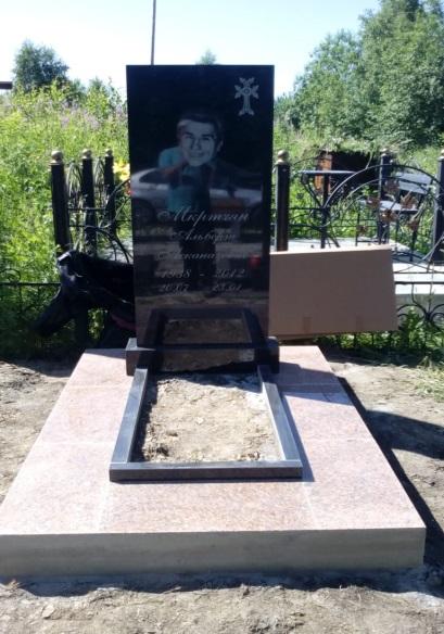 Фото памятников из гранита: образцы двойных гранитных памятников на кладбище в Минске - ПостКамень